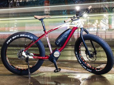 Fatbike in fron of Opera house