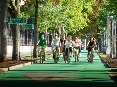 Group biking on Vienna Ring road on a guided tour